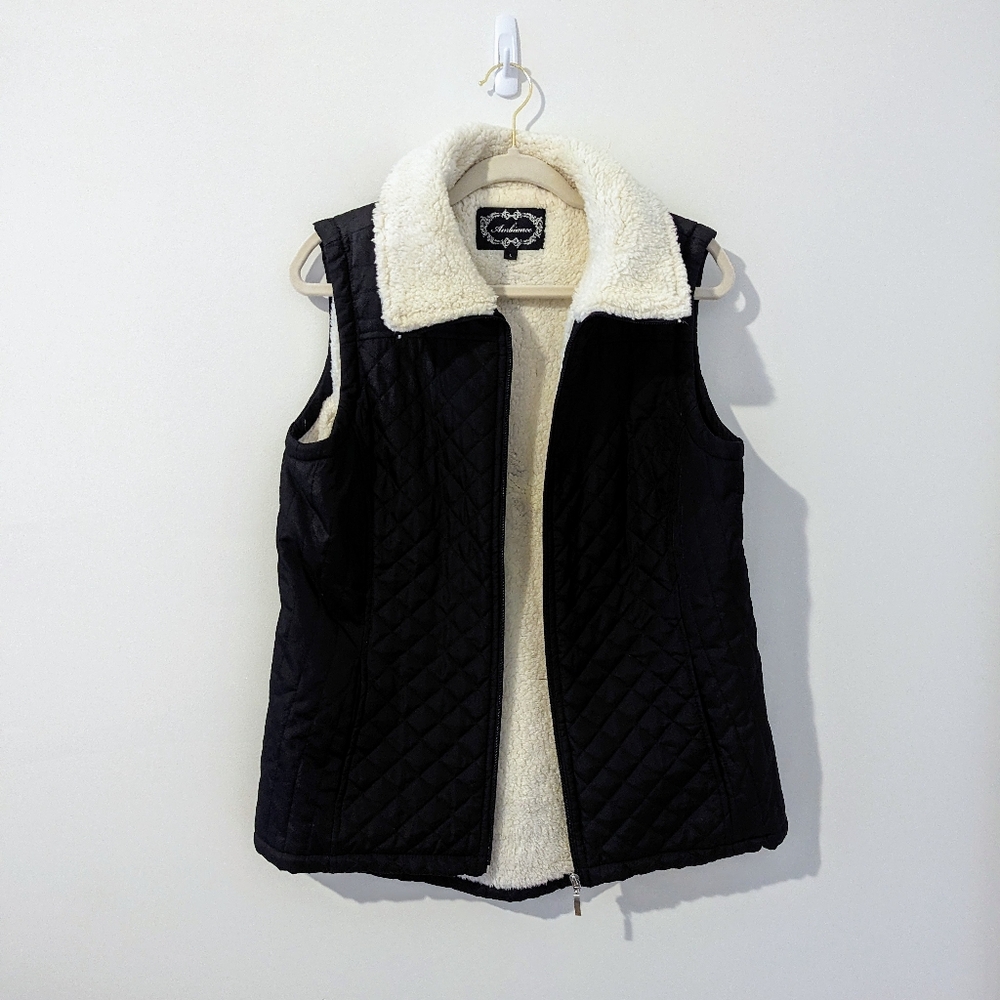 Black Quilted Sherpa Lined Vest Sz L